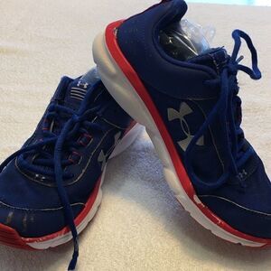 Under Armour sneakers blue red white size 6Y good condition